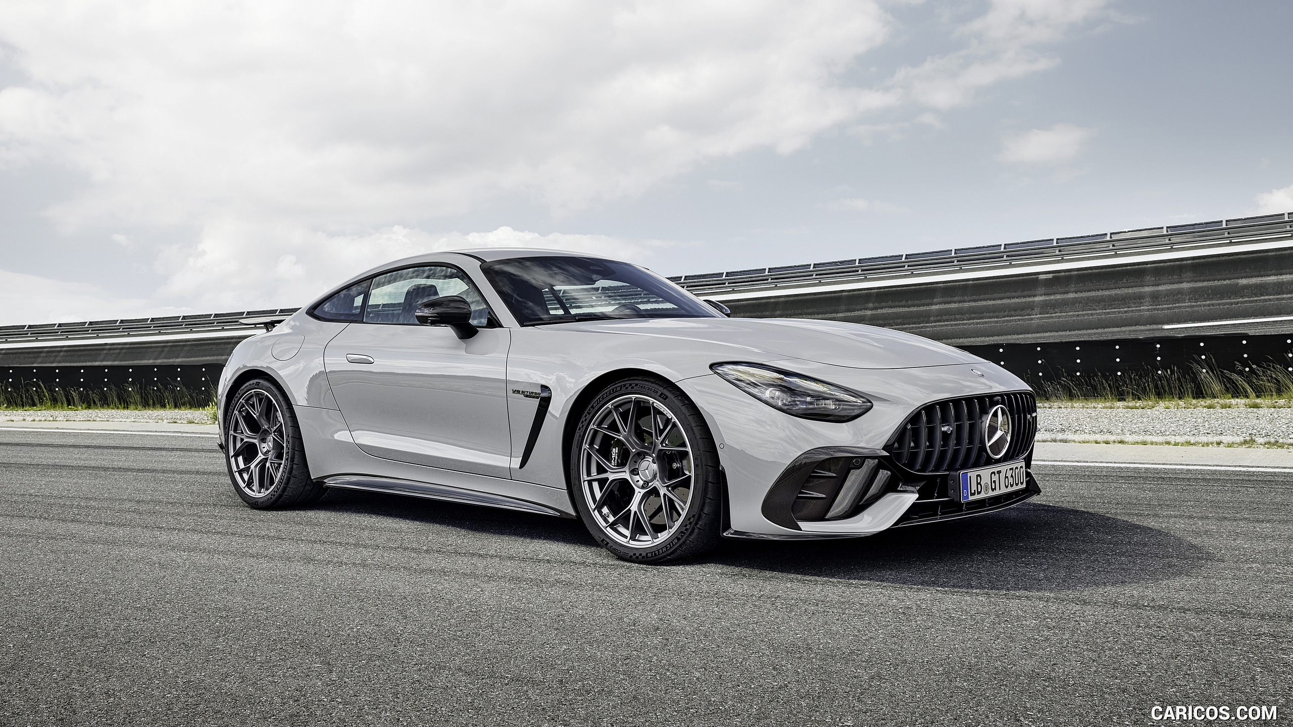 2025 Mercedes-AMG GT 63 PRO 4MATIC+ (Color: MANUFAKTUR Alpine Gray Solid) - Front Three-Quarter, #22 of 44