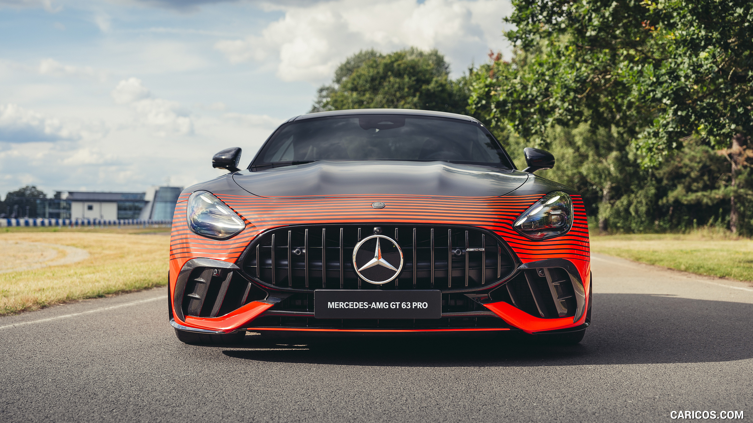 2025 Mercedes-AMG GT 63 PRO 4MATIC+ - Front, #40 of 44