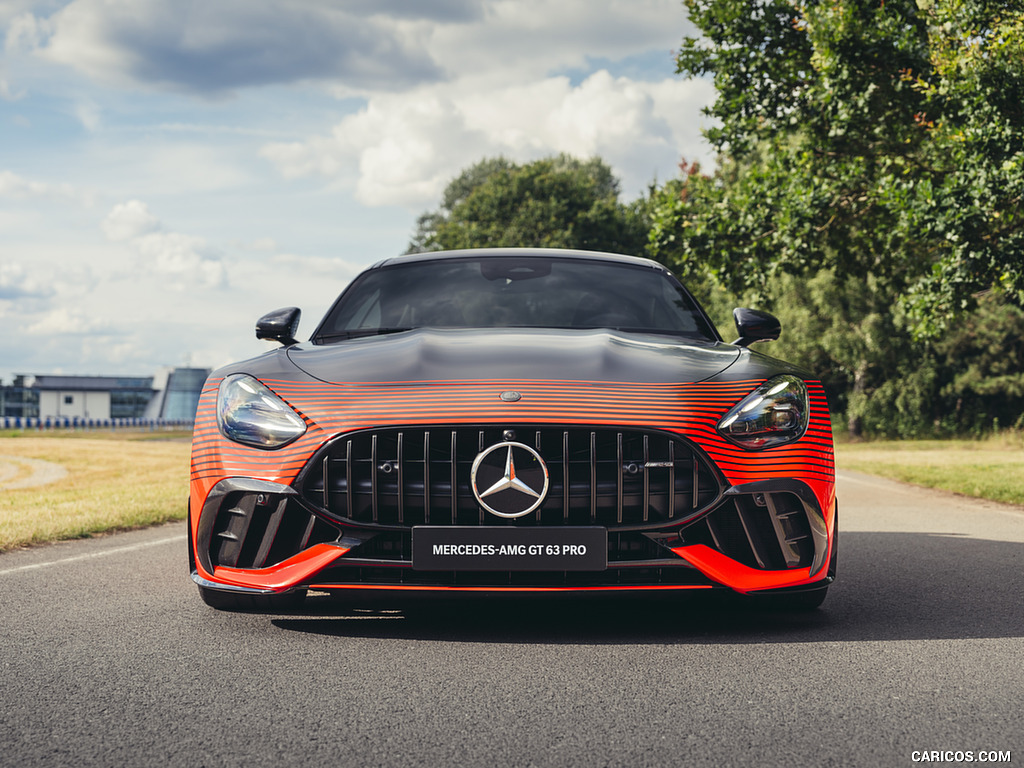 2025 Mercedes-AMG GT 63 PRO 4MATIC+ - Front