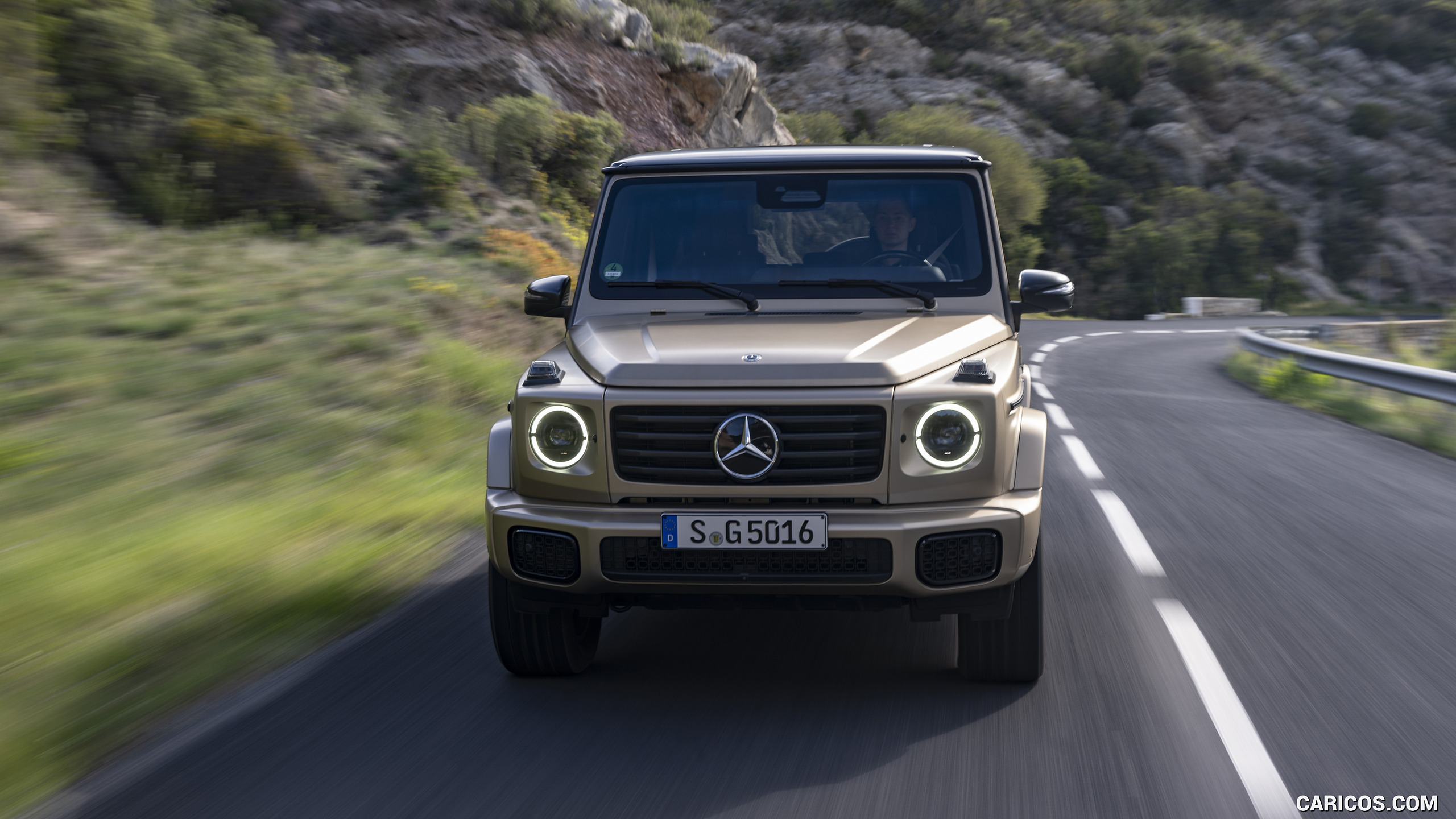 2025 Mercedes-Benz G 550 (Color: MANUFAKTUR Kalahari Gold Magno) - Front, #79 of 135