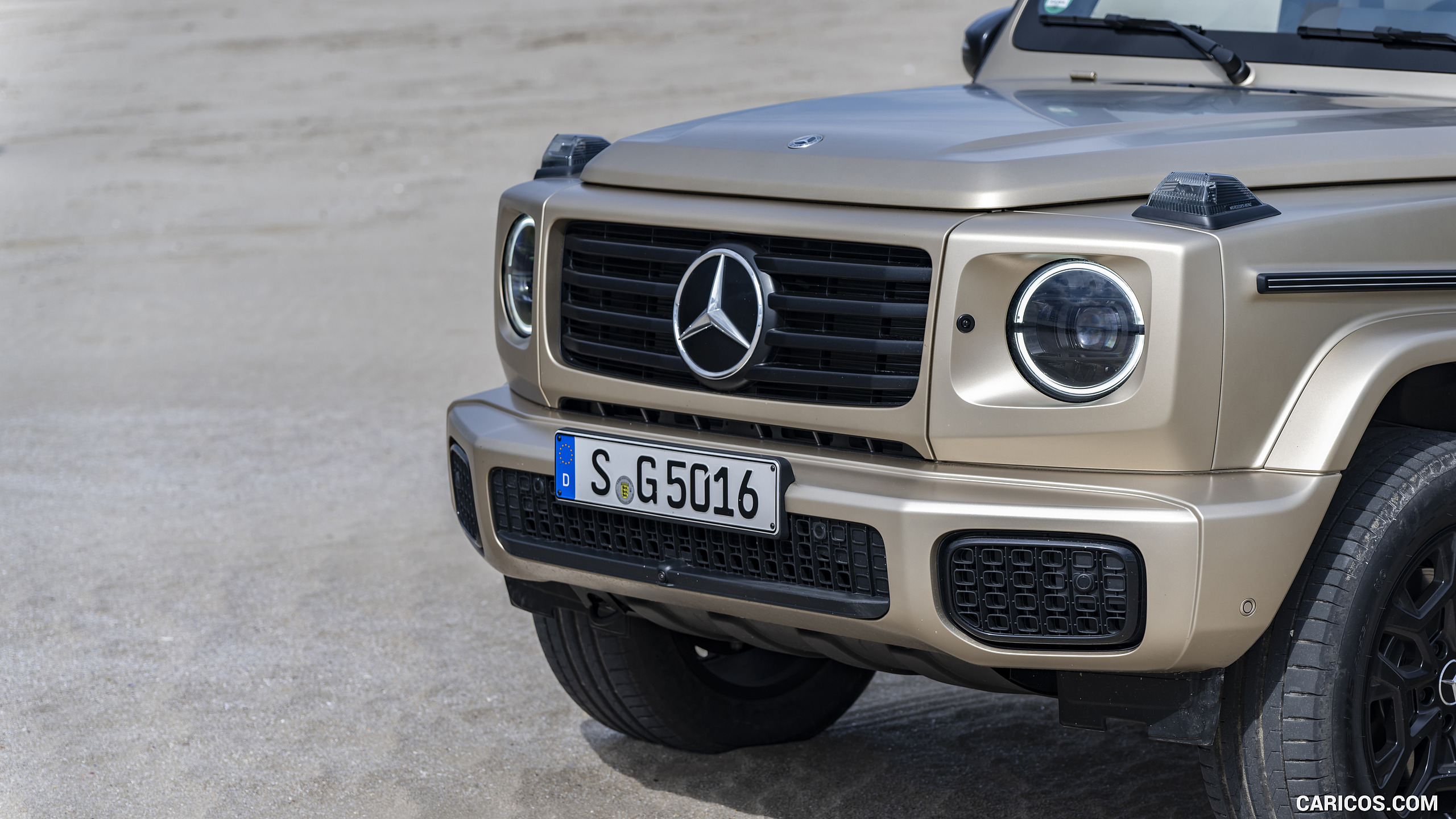 2025 Mercedes-Benz G 550 (Color: MANUFAKTUR Kalahari Gold Magno) - Front, #118 of 135