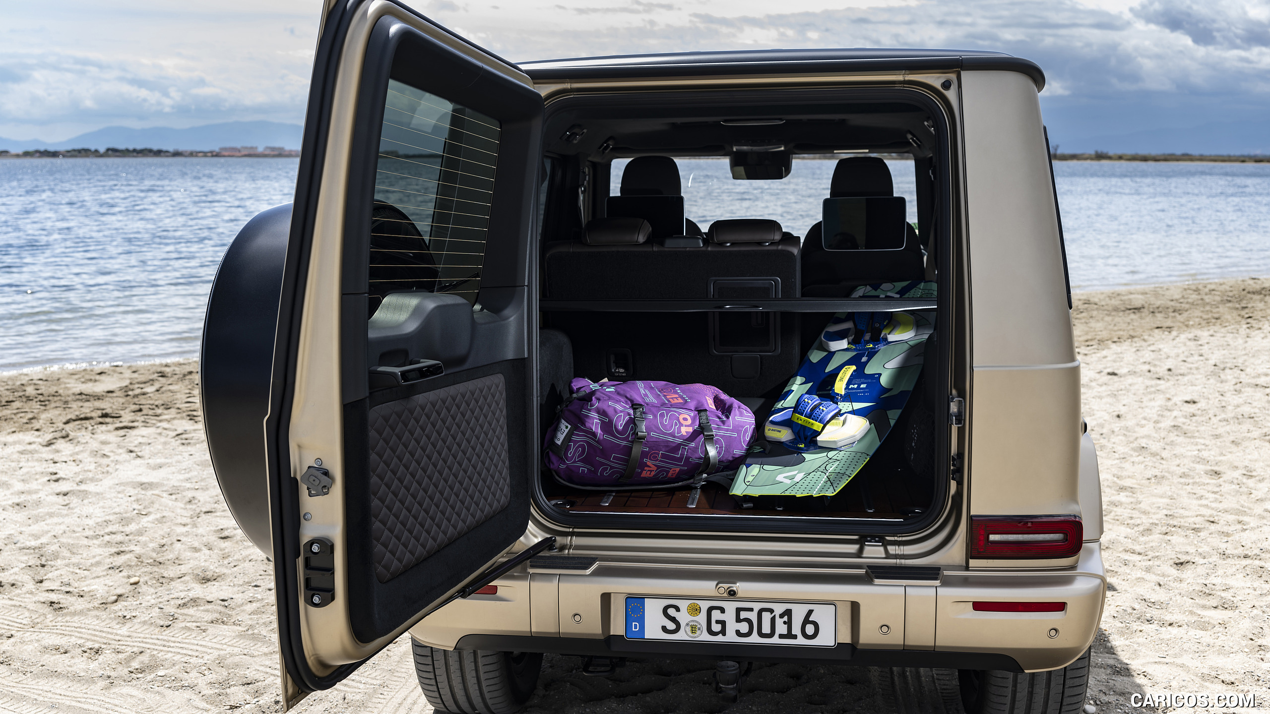 2025 Mercedes-Benz G 550 (Color: MANUFAKTUR Kalahari Gold Magno) - Trunk, #115 of 135