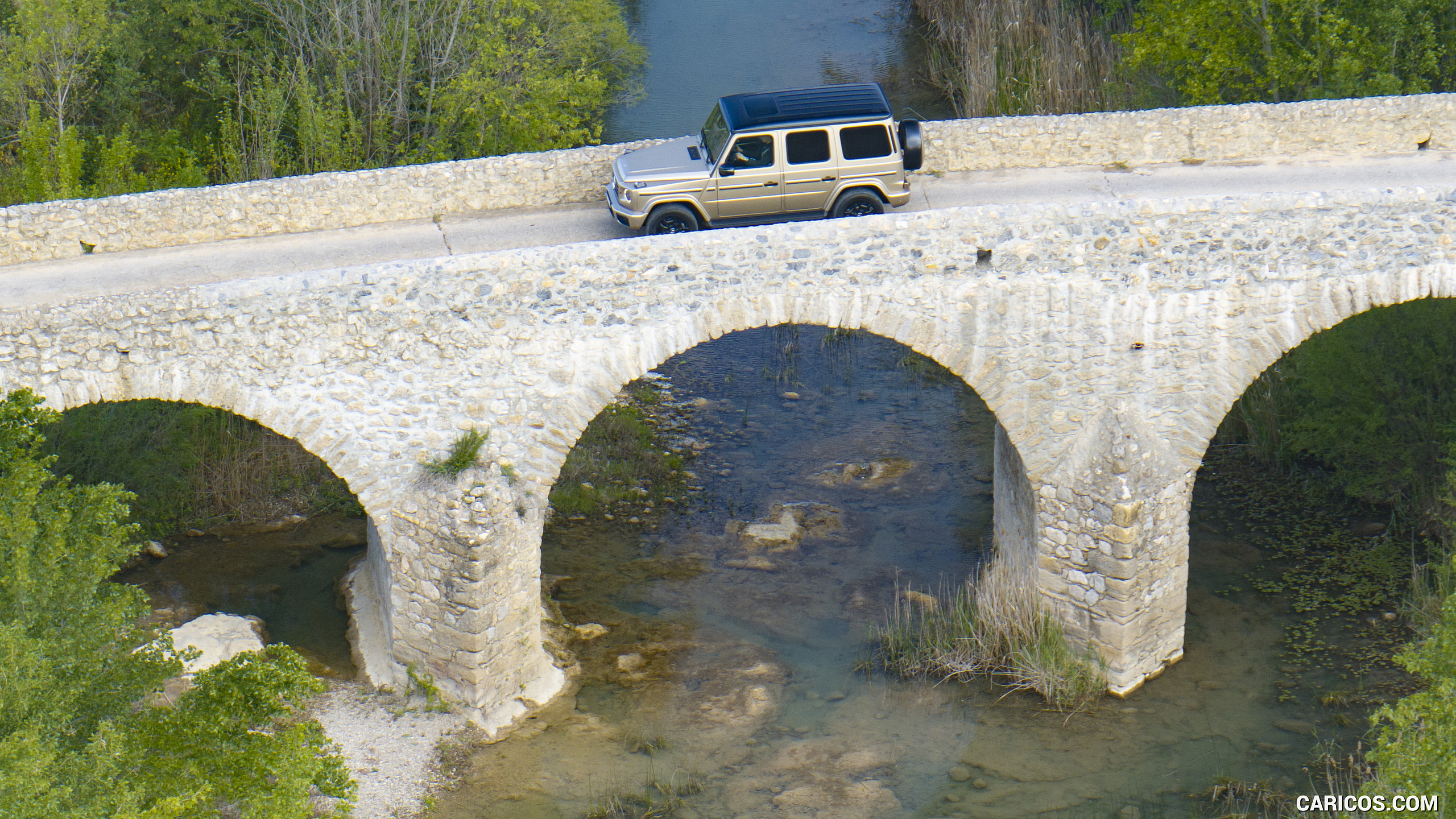 2025 Mercedes-Benz G 550 (Color: MANUFAKTUR Kalahari Gold Magno), #92 of 135