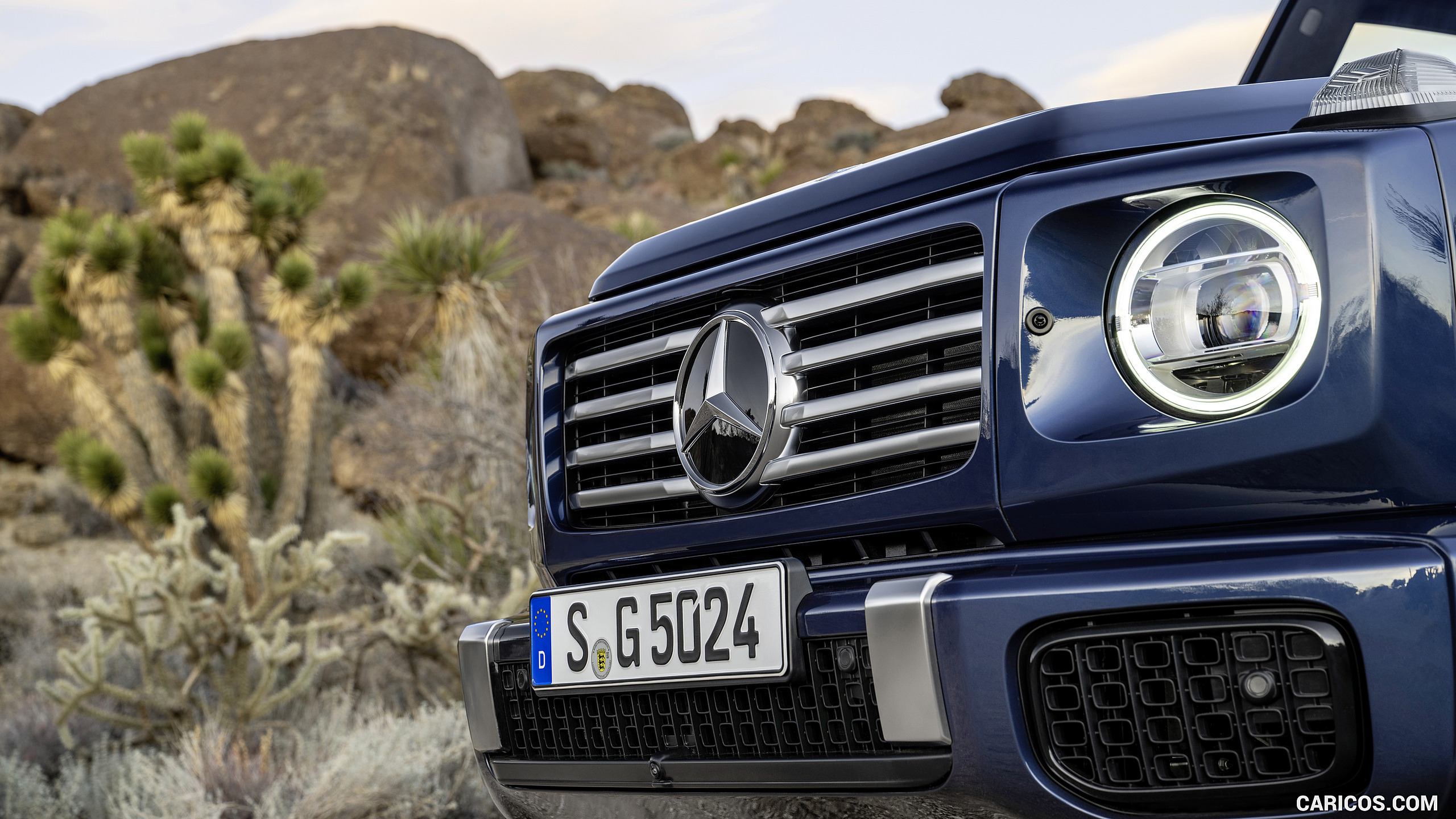 2025 Mercedes-Benz G 550 (Color: Sodalite Blue) - Front, #18 of 74