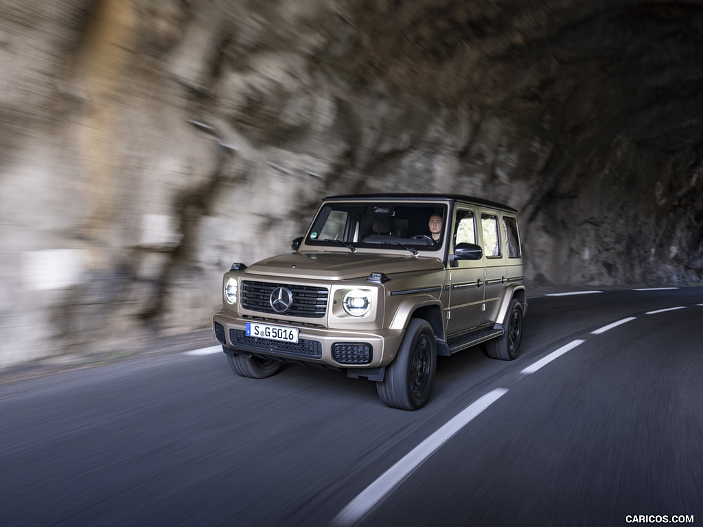 2025 Mercedes-Benz G 550 (Color: MANUFAKTUR Kalahari Gold Magno) - Front