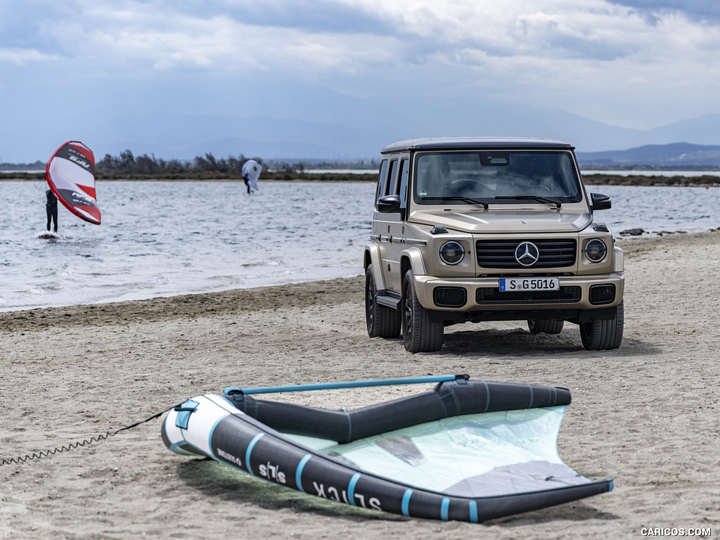 2025 Mercedes-Benz G 550 (Color: MANUFAKTUR Kalahari Gold Magno) - Front