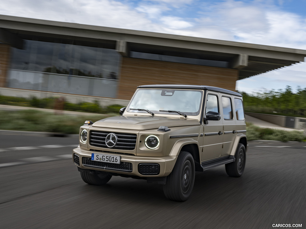 2025 Mercedes-Benz G 550 (Color: MANUFAKTUR Kalahari Gold Magno) - Front Three-Quarter