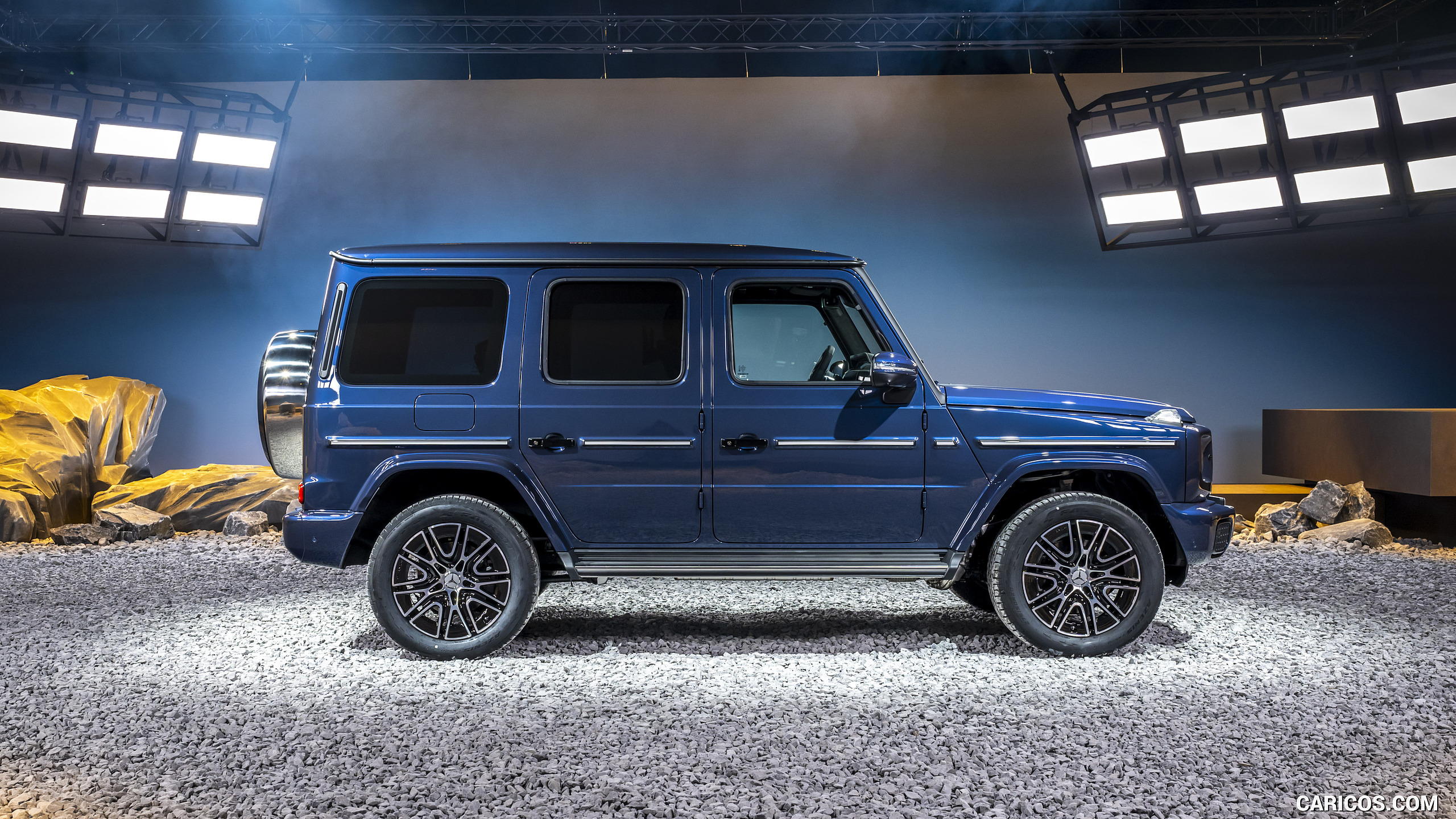 2025 Mercedes-Benz G 550 (Color: Sodalite Blue) - Side | Caricos