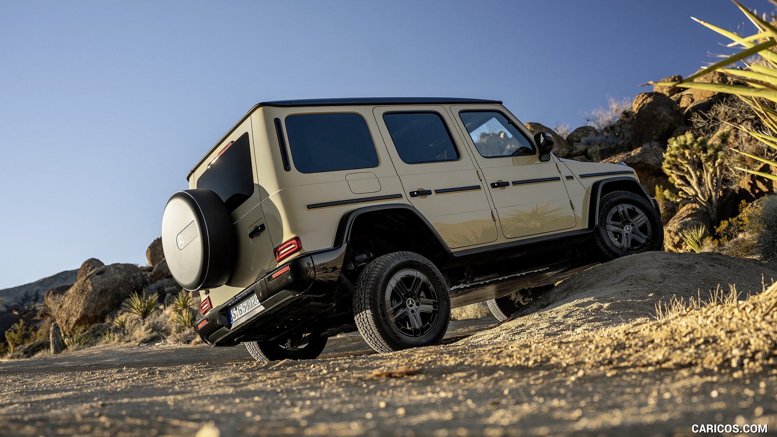 2025 Mercedes-Benz G 580 Electric with EQ Technology (Color: MANUFAKTUR Desert Sand Non-Metallic) - Off-Road, #36 of 107