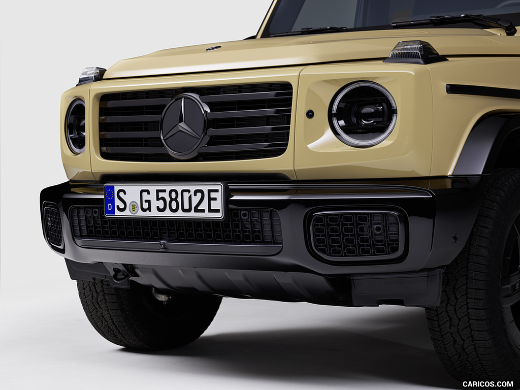 2025 Mercedes-Benz G 580 Electric with EQ Technology (Color: MANUFAKTUR Desert Sand Non-Metallic) - Front