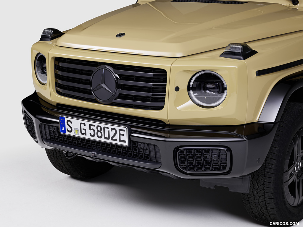 2025 Mercedes-Benz G 580 Electric with EQ Technology (Color: MANUFAKTUR Desert Sand Non-Metallic) - Front