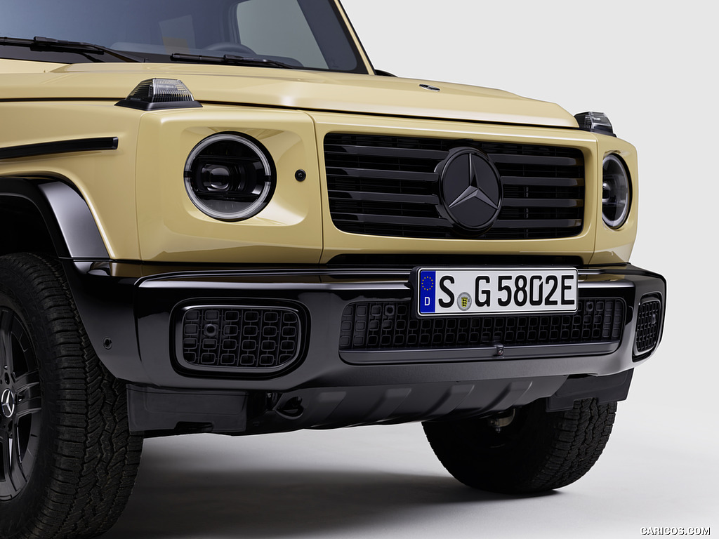 2025 Mercedes-Benz G 580 Electric with EQ Technology (Color: MANUFAKTUR Desert Sand Non-Metallic) - Front