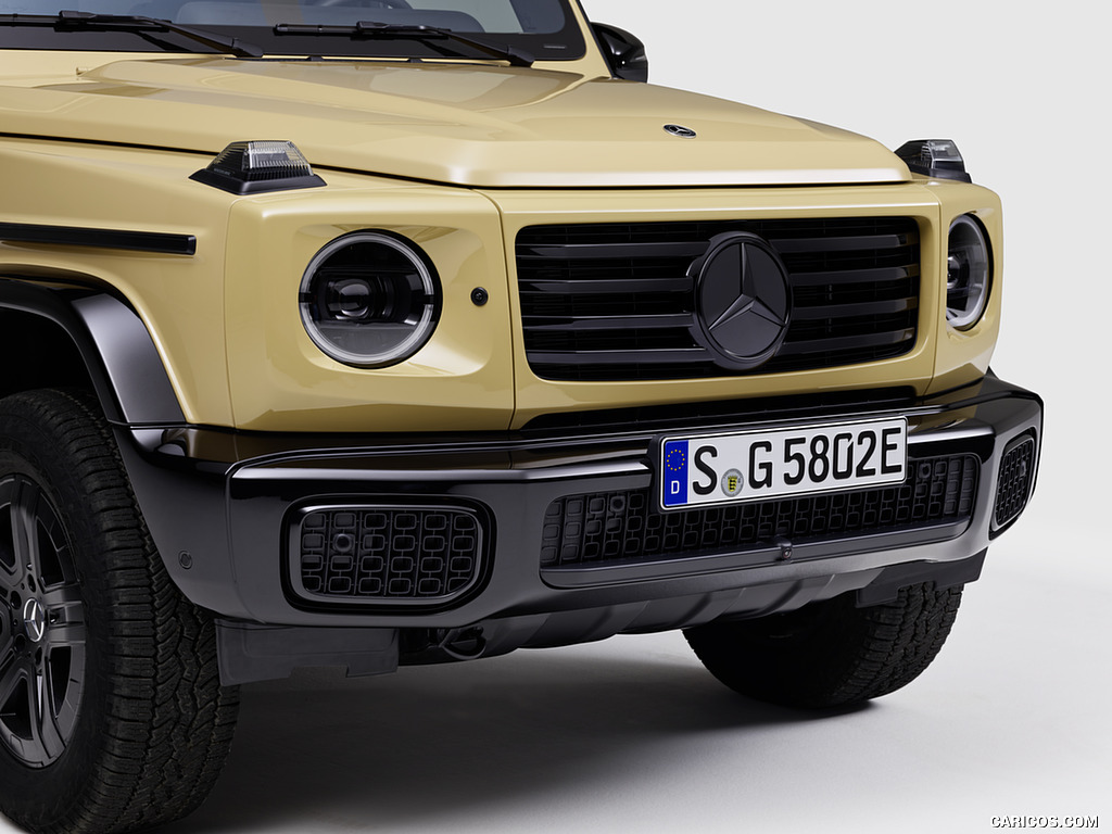 2025 Mercedes-Benz G 580 Electric with EQ Technology (Color: MANUFAKTUR Desert Sand Non-Metallic) - Front