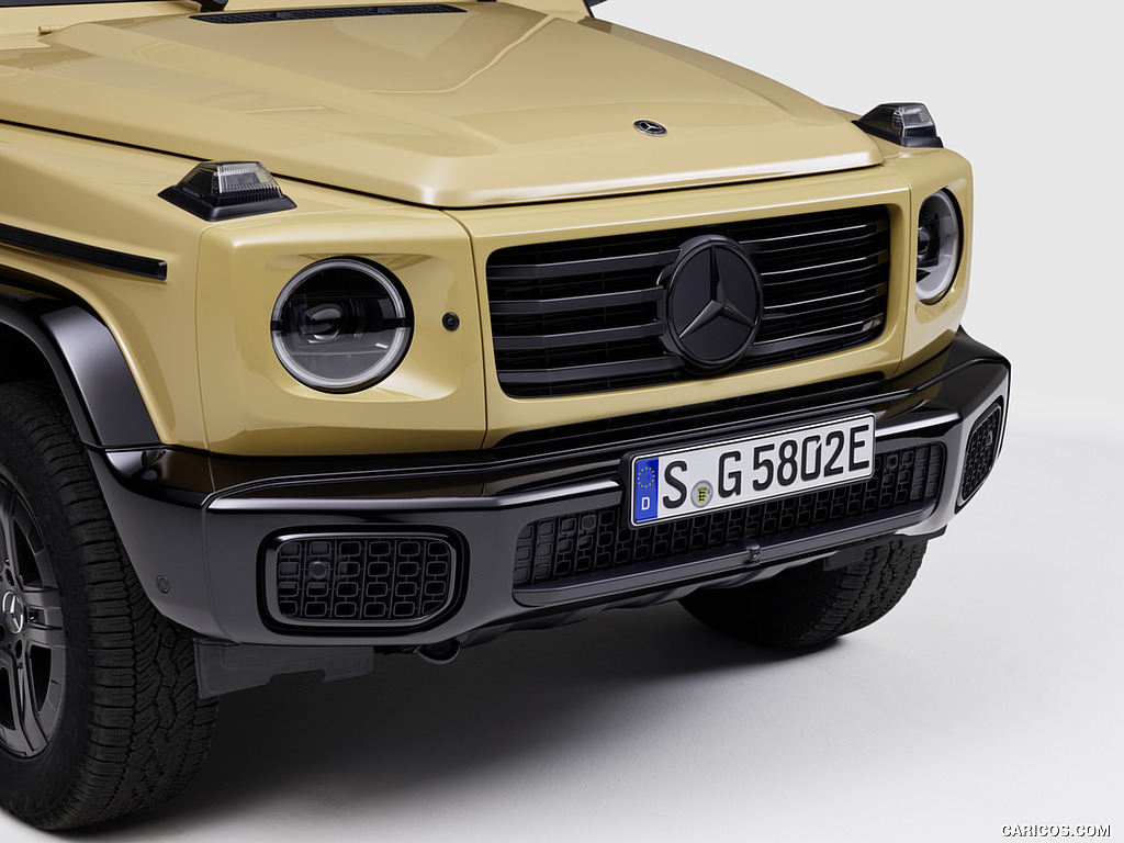 2025 Mercedes-Benz G 580 Electric with EQ Technology (Color: MANUFAKTUR Desert Sand Non-Metallic) - Front