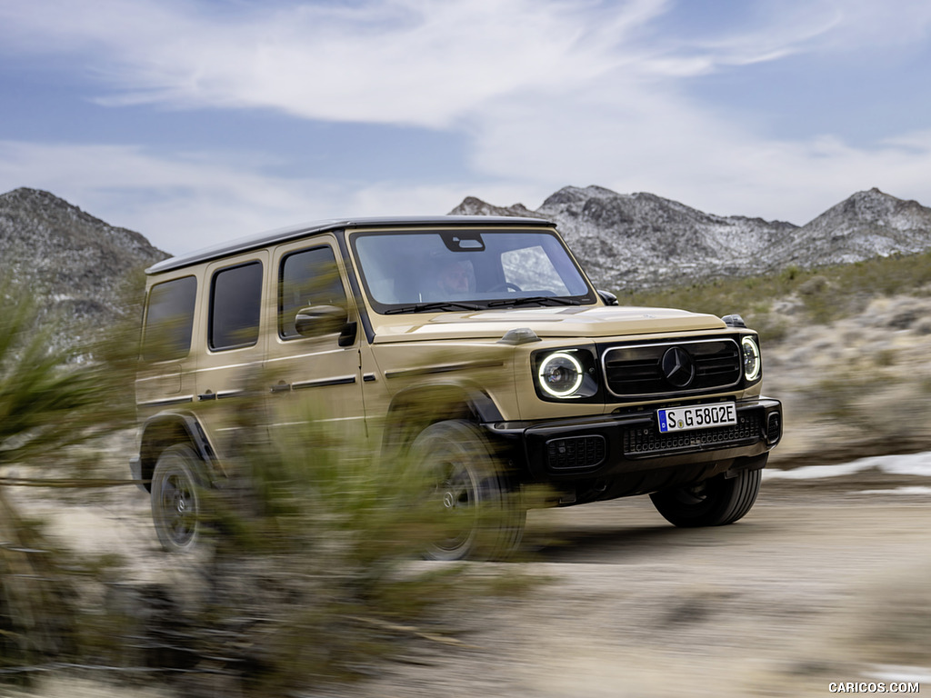 2025 Mercedes-Benz G 580 Electric with EQ Technology (Color: MANUFAKTUR Desert Sand Non-Metallic) - Front Three-Quarter