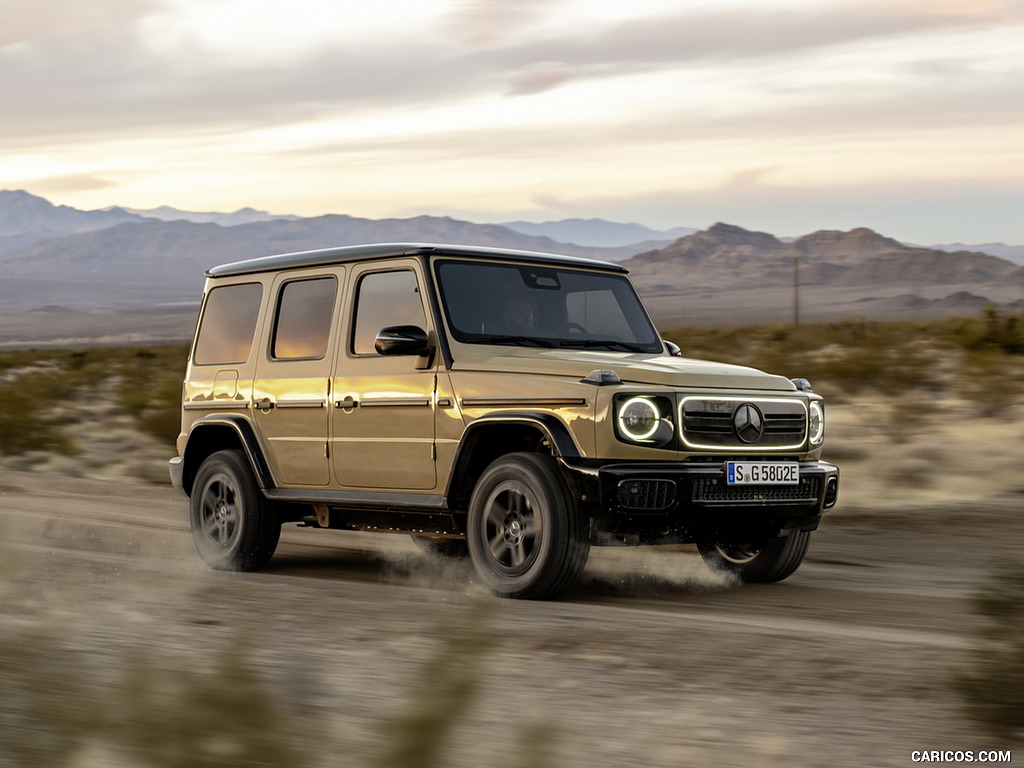 2025 Mercedes-Benz G 580 Electric with EQ Technology (Color: MANUFAKTUR Desert Sand Non-Metallic) - Front Three-Quarter