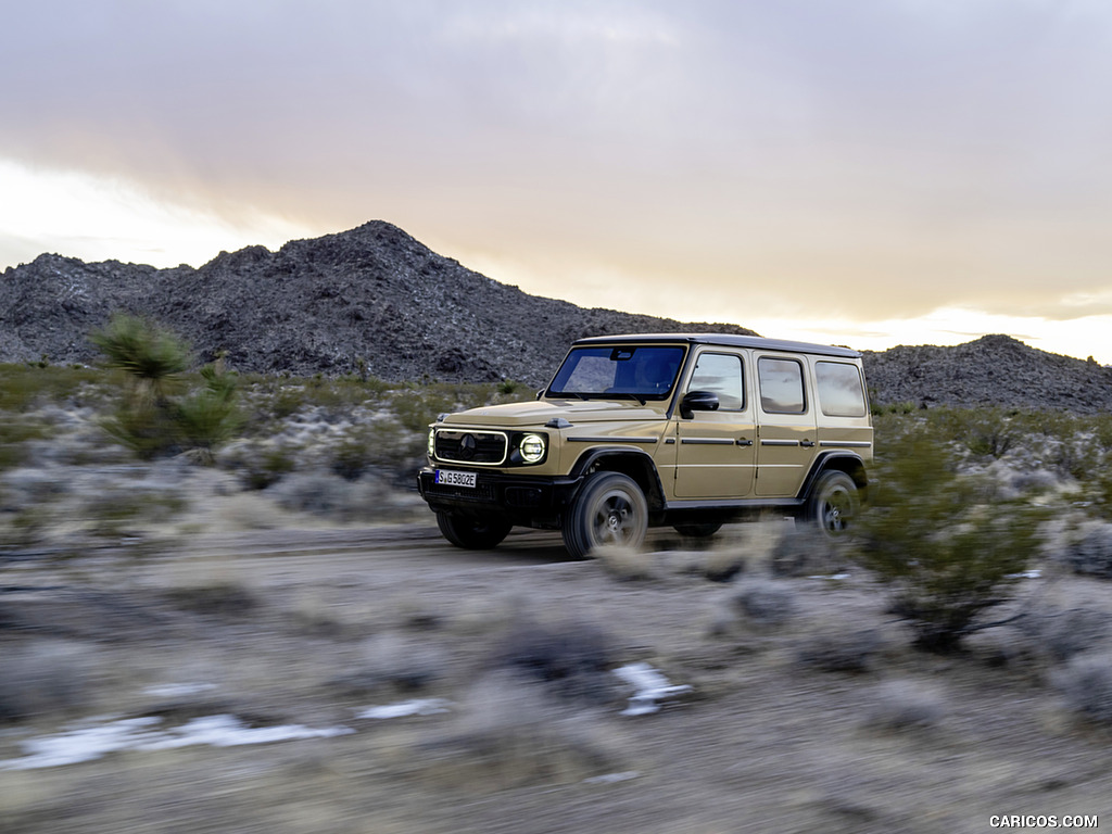 2025 Mercedes-Benz G 580 Electric with EQ Technology (Color: MANUFAKTUR Desert Sand Non-Metallic) - Front Three-Quarter