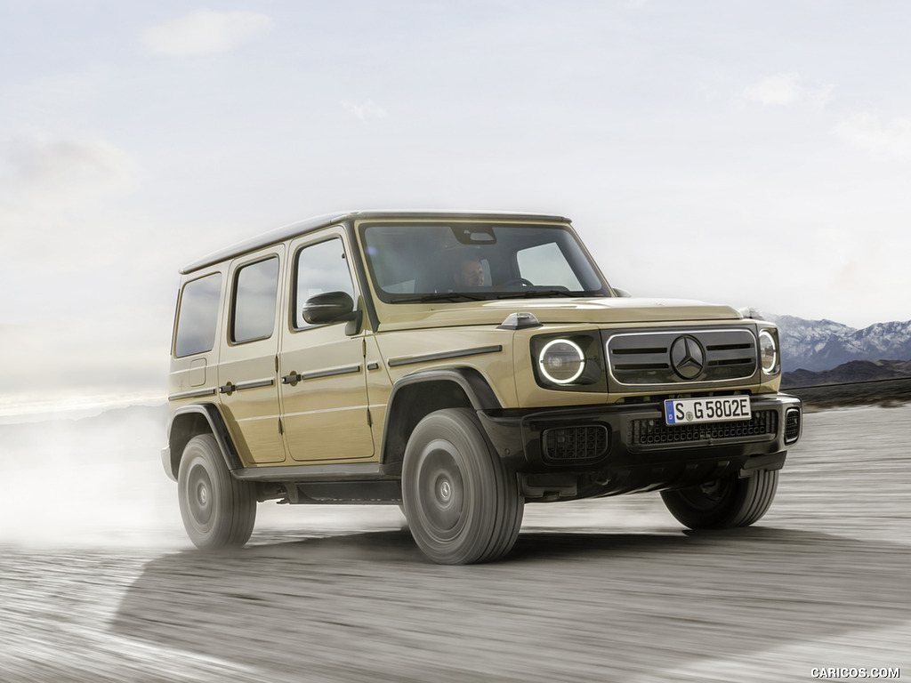 2025 Mercedes-Benz G 580 Electric with EQ Technology (Color: MANUFAKTUR Desert Sand Non-Metallic) - Front Three-Quarter