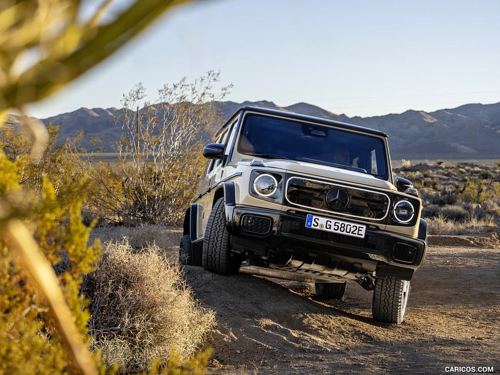 2025 Mercedes-Benz G 580 Electric with EQ Technology (Color: MANUFAKTUR Desert Sand Non-Metallic) - Off-Road