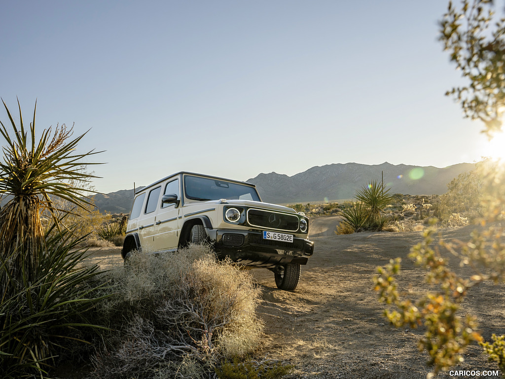 2025 Mercedes-Benz G 580 Electric with EQ Technology (Color: MANUFAKTUR Desert Sand Non-Metallic) - Off-Road