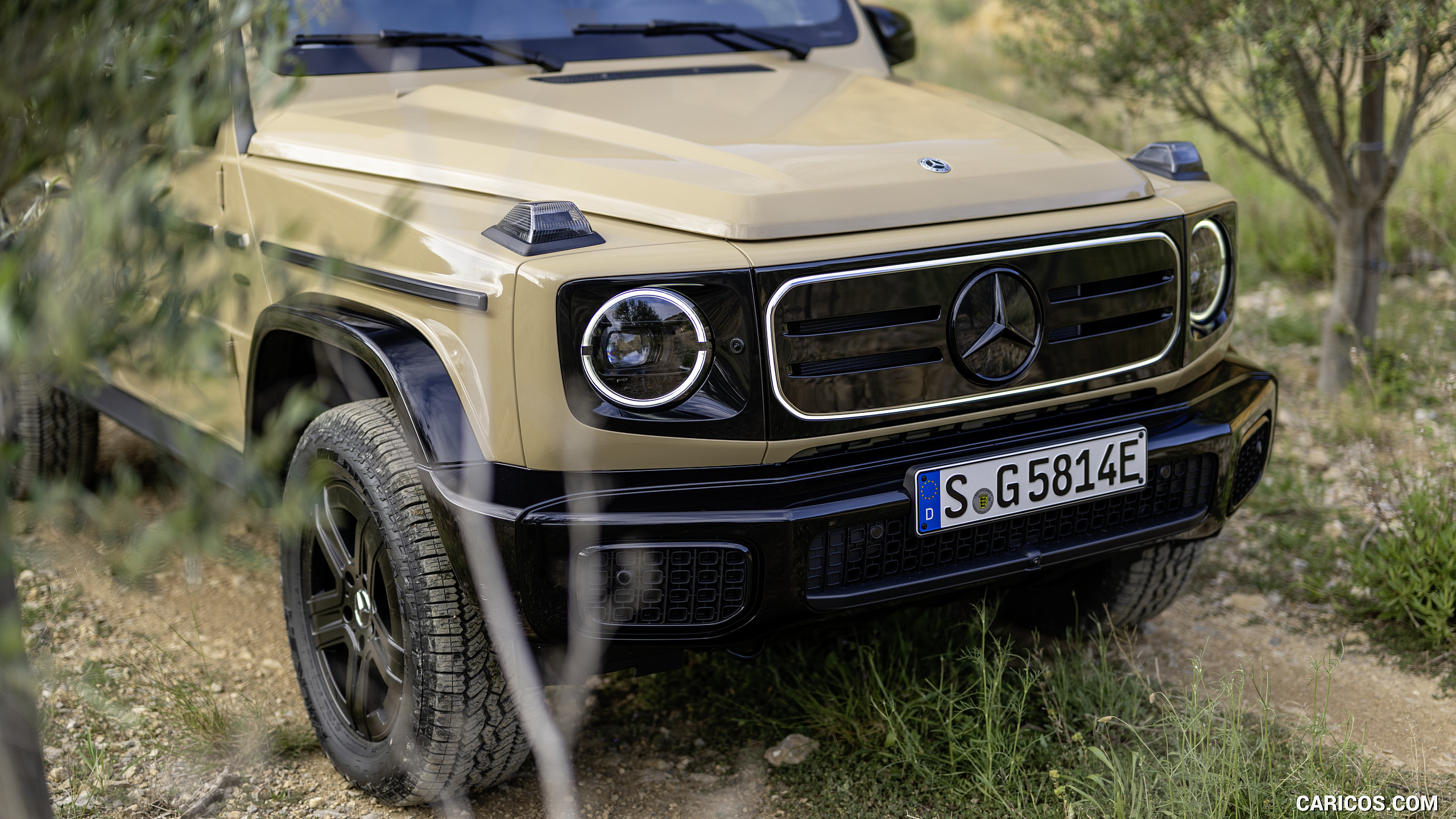 2025 Mercedes-Benz G 580 with EQ Technology (Color: MANUFAKTUR Desert Sand) - Front, #197 of 227