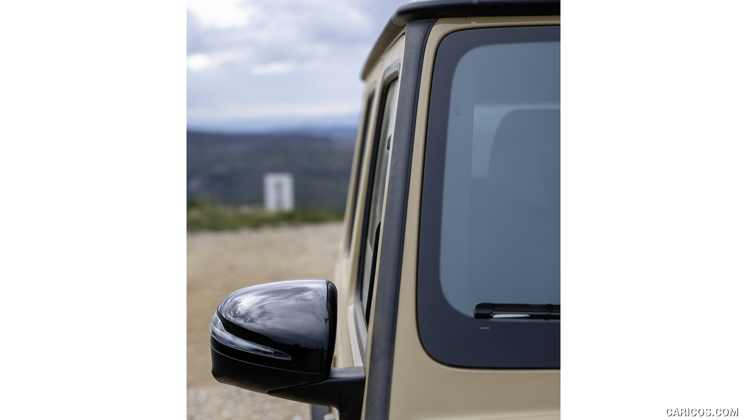 2025 Mercedes-Benz G 580 with EQ Technology (Color: MANUFAKTUR Desert Sand) - Mirror, #201 of 227