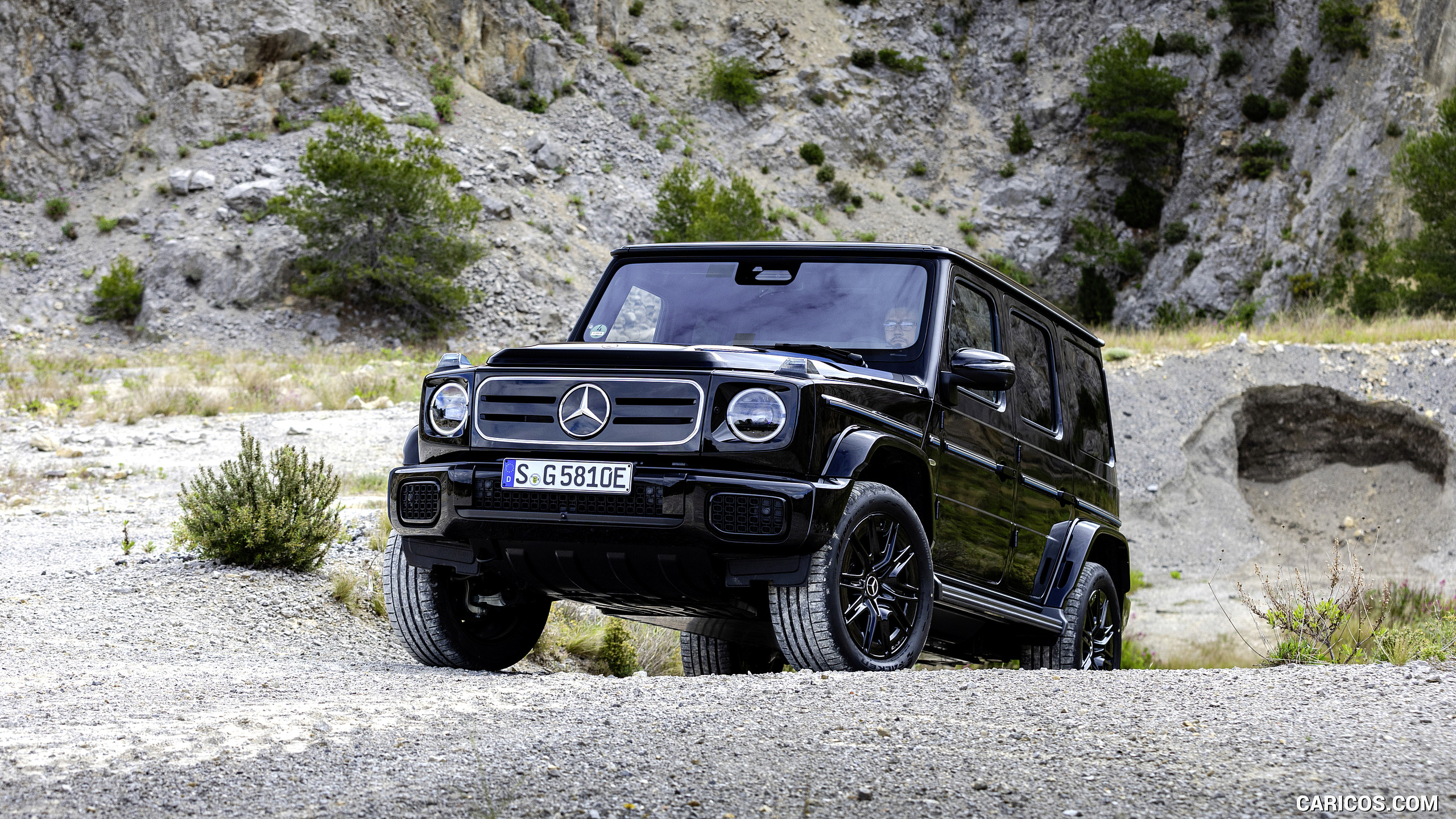 2025 Mercedes-Benz G 580 with EQ Technology (Color: Obsidian Black Metallic) - Front, #118 of 227