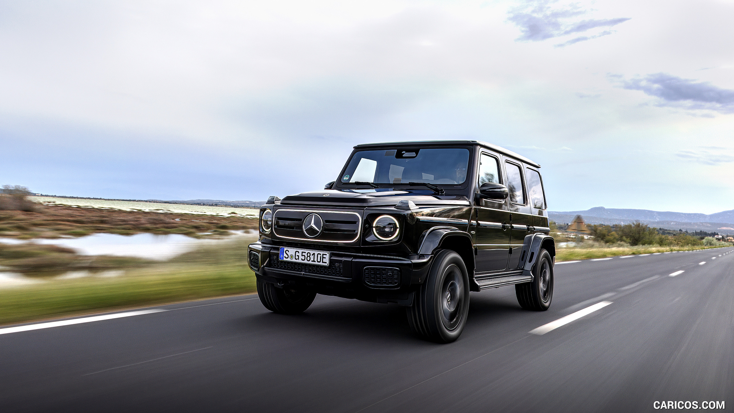 2025 Mercedes-Benz G 580 with EQ Technology (Color: Obsidian Black Metallic) - Front Three-Quarter, #114 of 227
