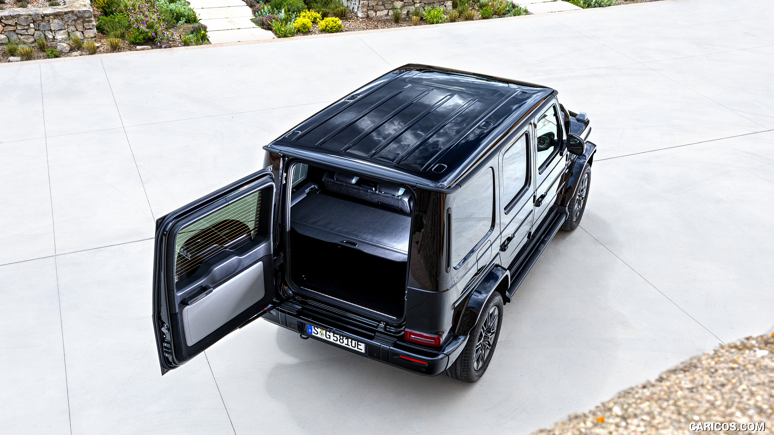 2025 Mercedes-Benz G 580 with EQ Technology (Color: Obsidian Black Metallic) - Top, #143 of 227