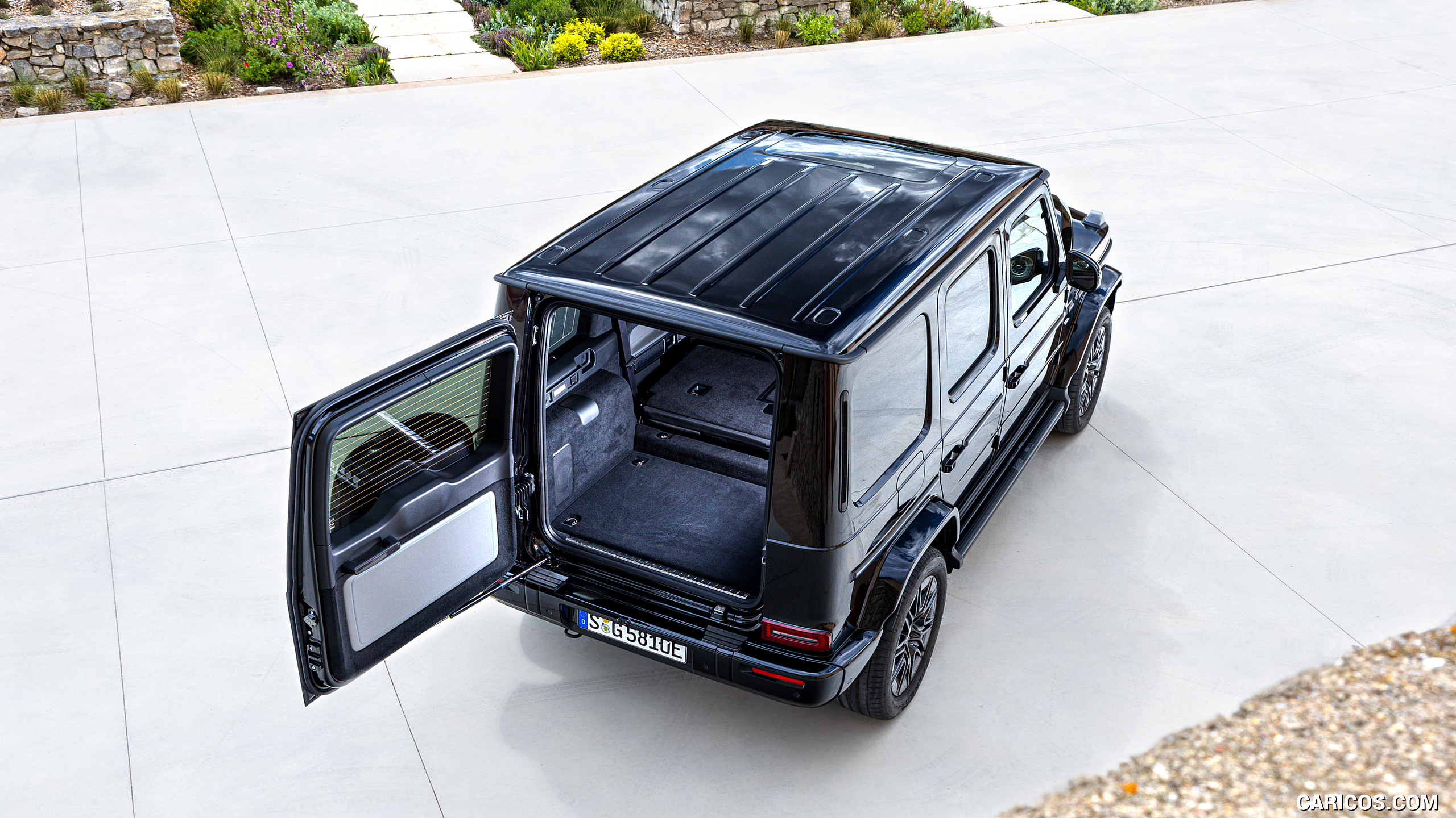 2025 Mercedes-Benz G 580 with EQ Technology (Color: Obsidian Black Metallic) - Top, #144 of 227