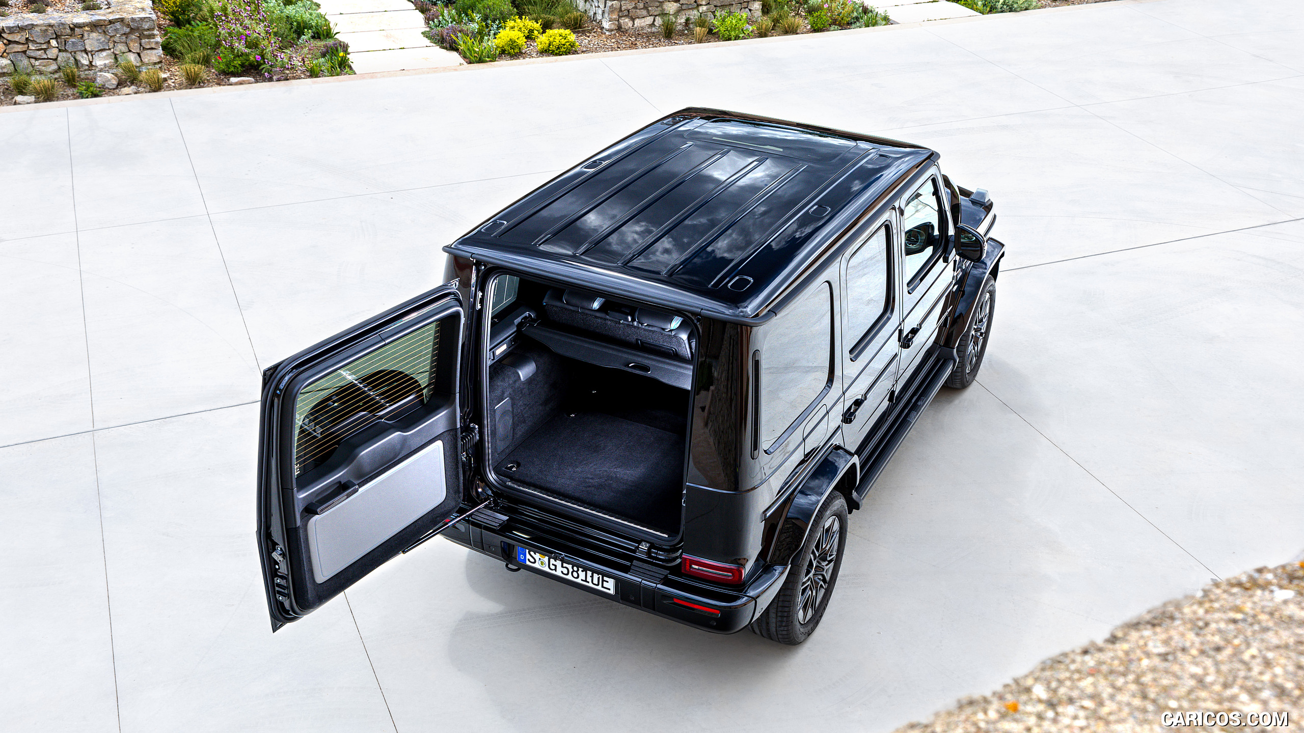 2025 Mercedes-Benz G 580 with EQ Technology (Color: Obsidian Black Metallic) - Top, #146 of 227