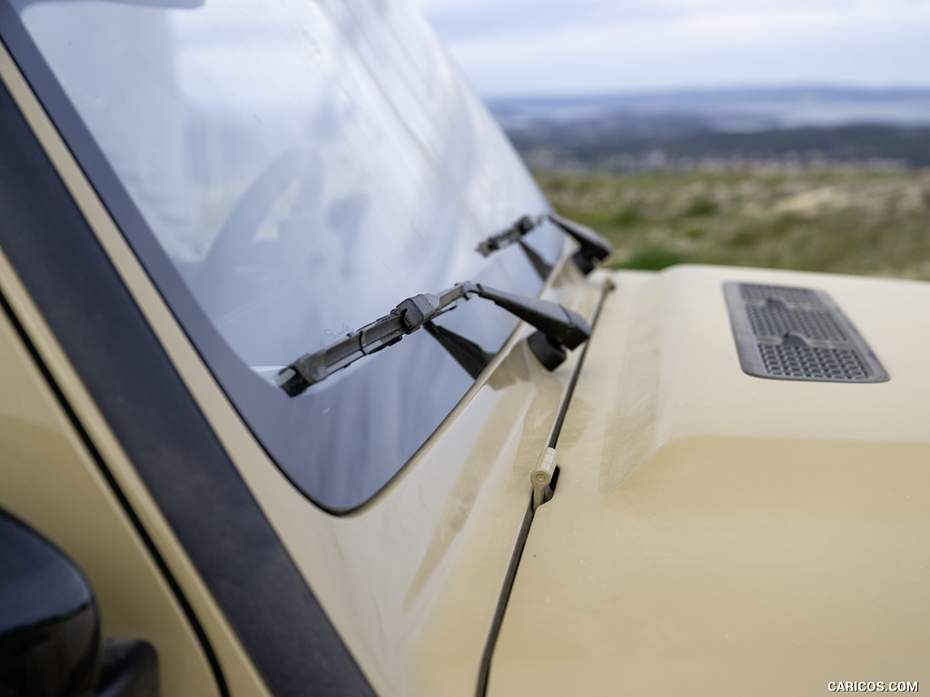 2025 Mercedes-Benz G 580 with EQ Technology (Color: MANUFAKTUR Desert Sand) - Detail