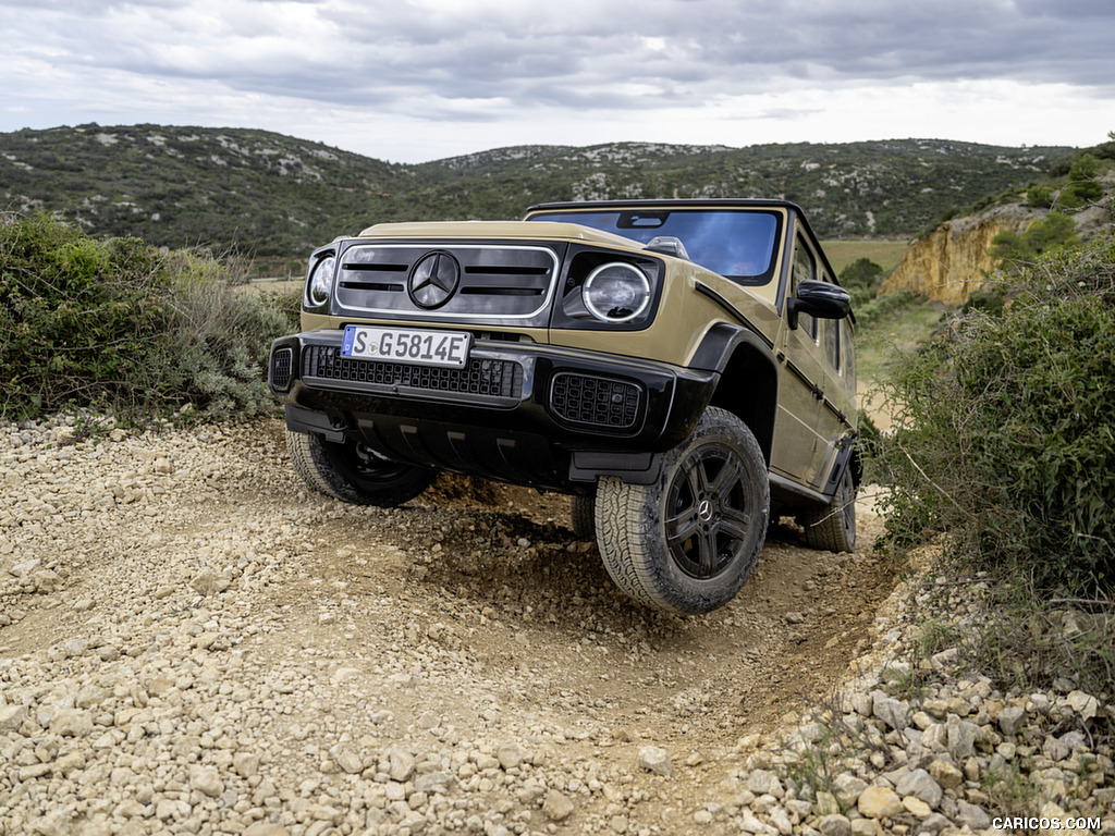 2025 Mercedes-Benz G 580 with EQ Technology (Color: MANUFAKTUR Desert Sand) - Off-Road