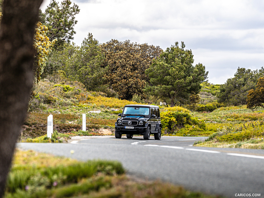 2025 Mercedes-Benz G 580 with EQ Technology (Color: Obsidian Black Metallic) - Front