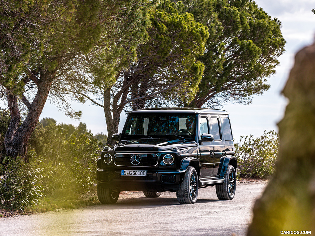 2025 Mercedes-Benz G 580 with EQ Technology (Color: Obsidian Black Metallic) - Front