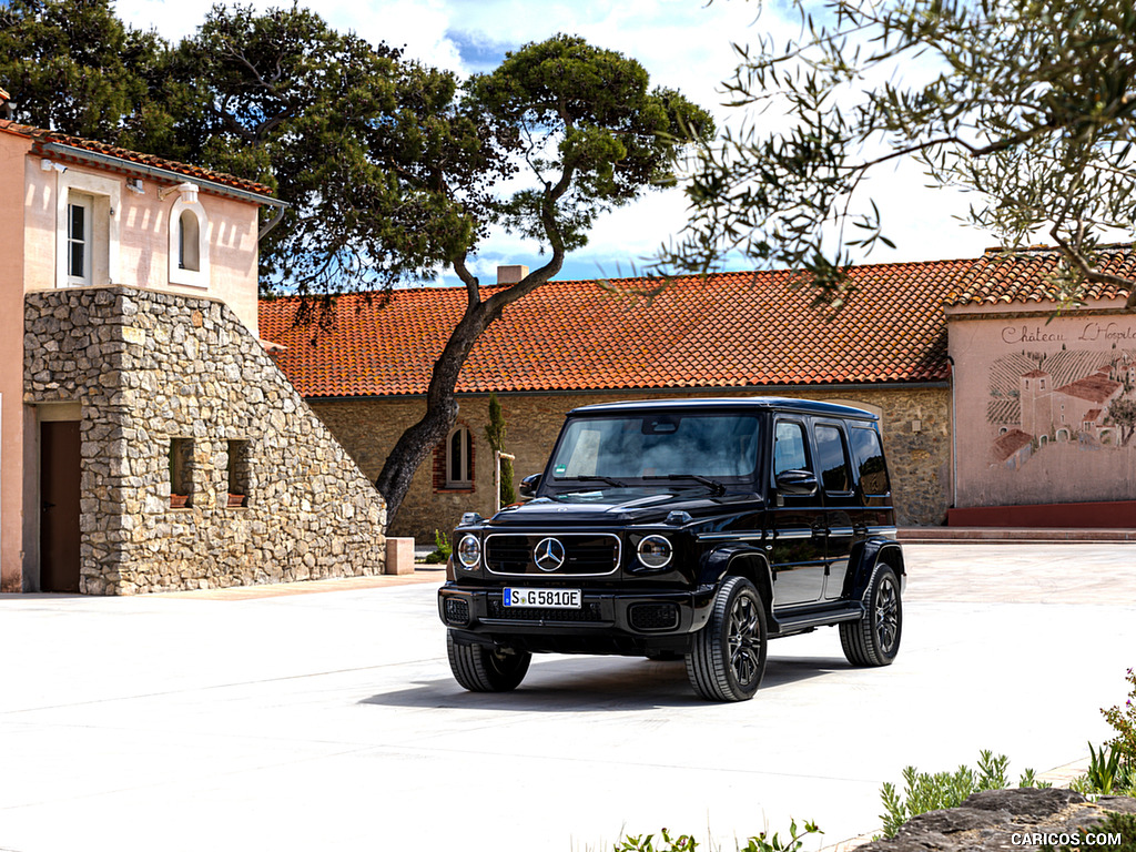 2025 Mercedes-Benz G 580 with EQ Technology (Color: Obsidian Black Metallic) - Front