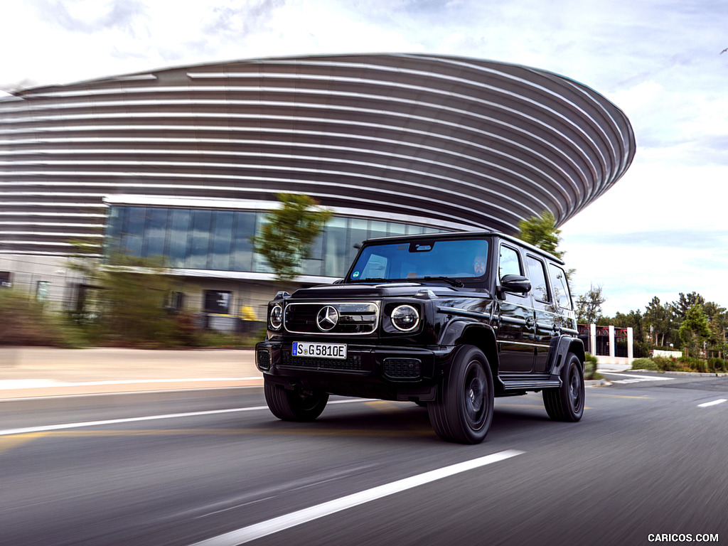 2025 Mercedes-Benz G 580 with EQ Technology (Color: Obsidian Black Metallic) - Front Three-Quarter