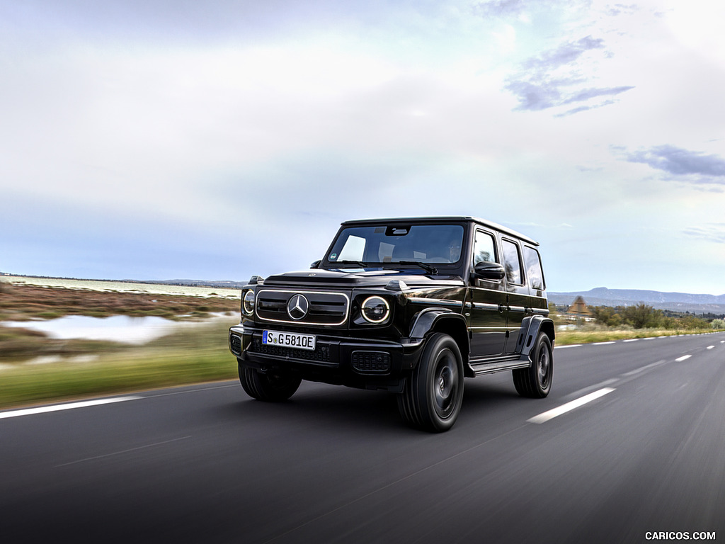 2025 Mercedes-Benz G 580 with EQ Technology (Color: Obsidian Black Metallic) - Front Three-Quarter