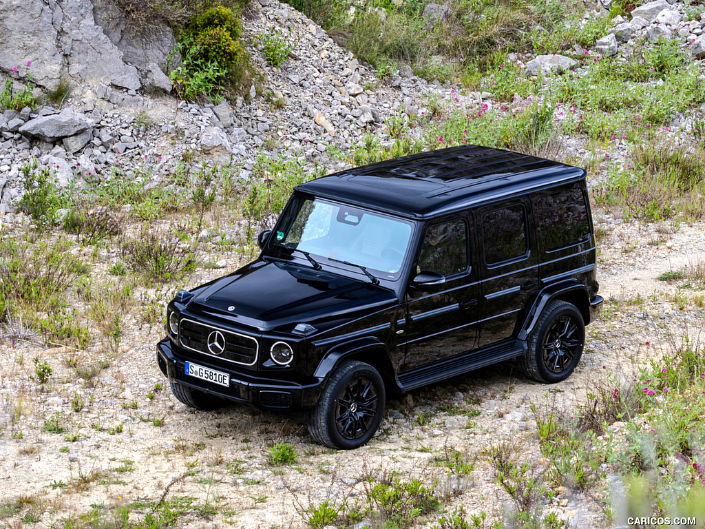 2025 Mercedes-Benz G 580 with EQ Technology (Color: Obsidian Black Metallic) - Front Three-Quarter