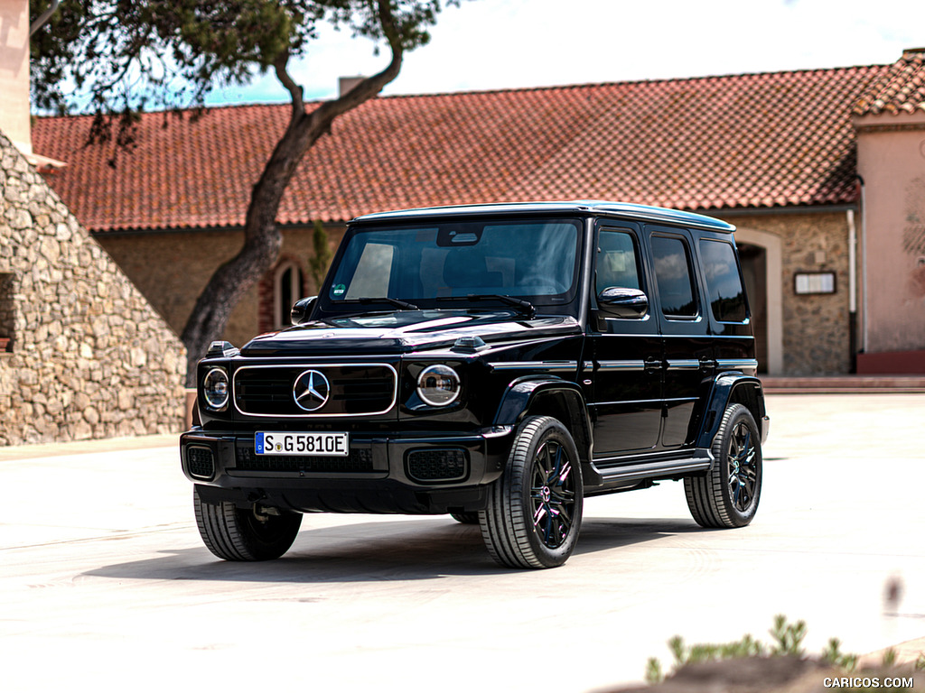 2025 Mercedes-Benz G 580 with EQ Technology (Color: Obsidian Black Metallic) - Front Three-Quarter