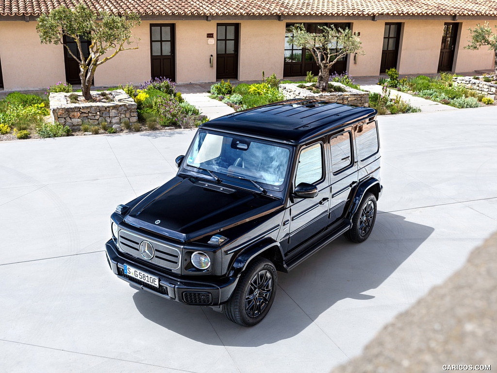 2025 Mercedes-Benz G 580 with EQ Technology (Color: Obsidian Black Metallic) - Front Three-Quarter