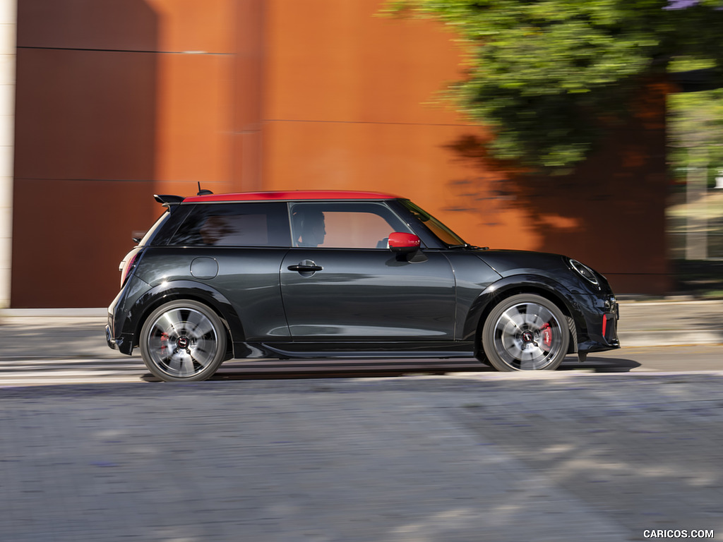 2025 Mini John Cooper Works - Side