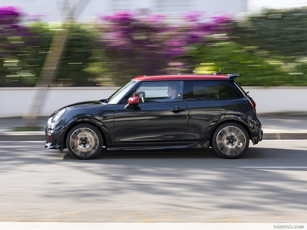 2025 Mini John Cooper Works - Side