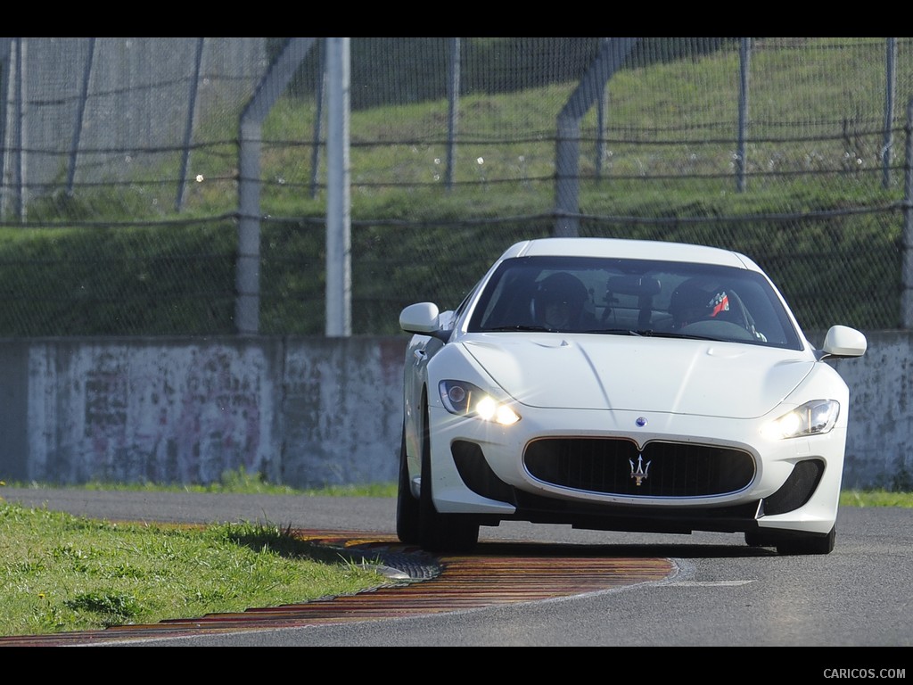 Maserati GranTurismo MC Stradale (2012)  - Front 