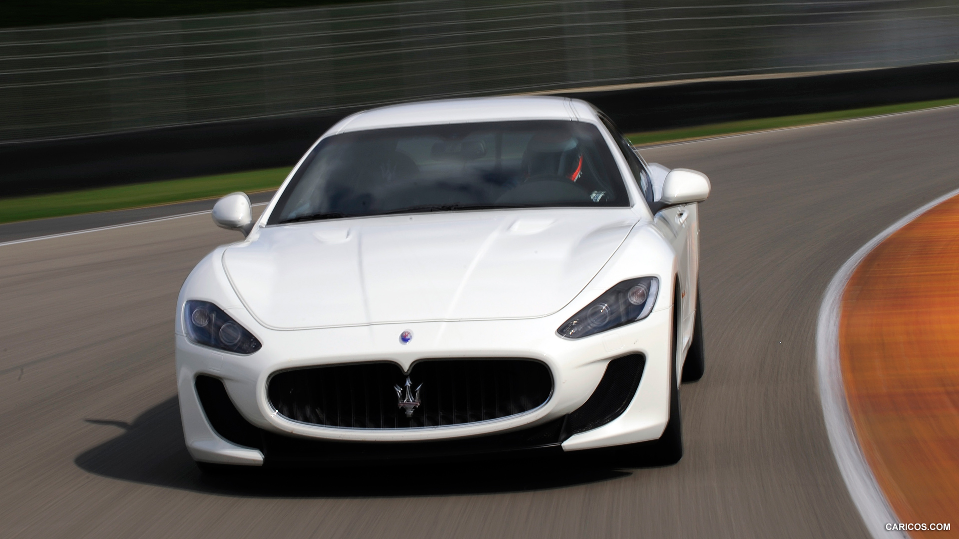 Maserati GranTurismo MC Stradale (2012) - Front | Caricos