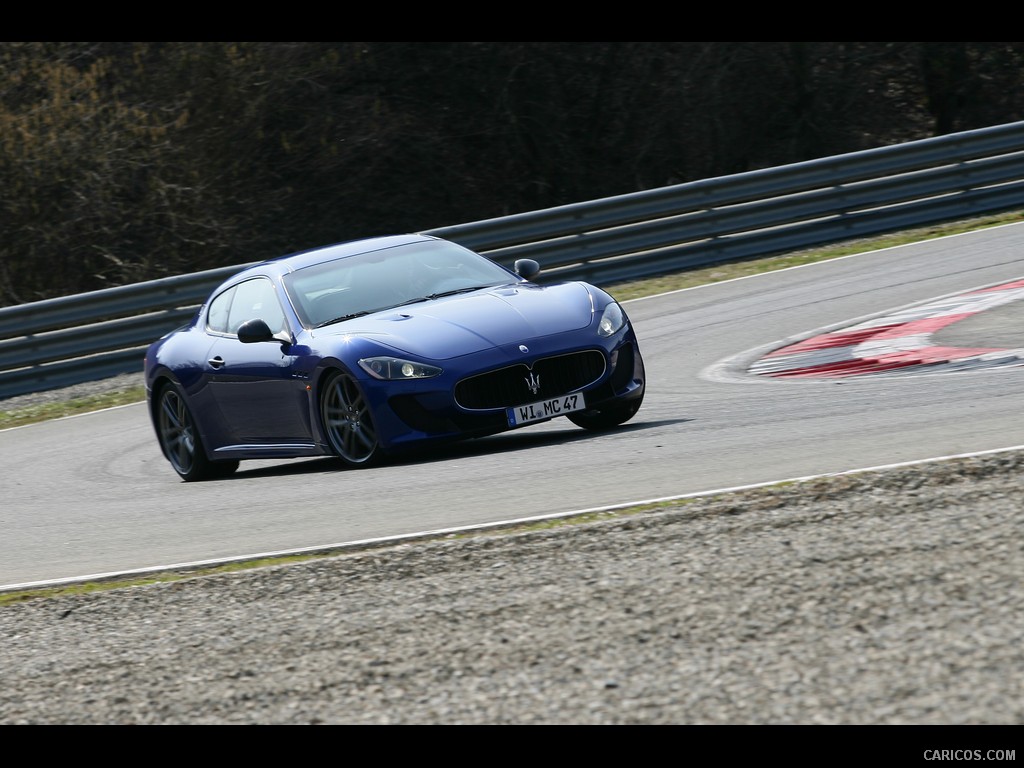 Maserati GranTurismo MC Stradale (2012)  - Front 