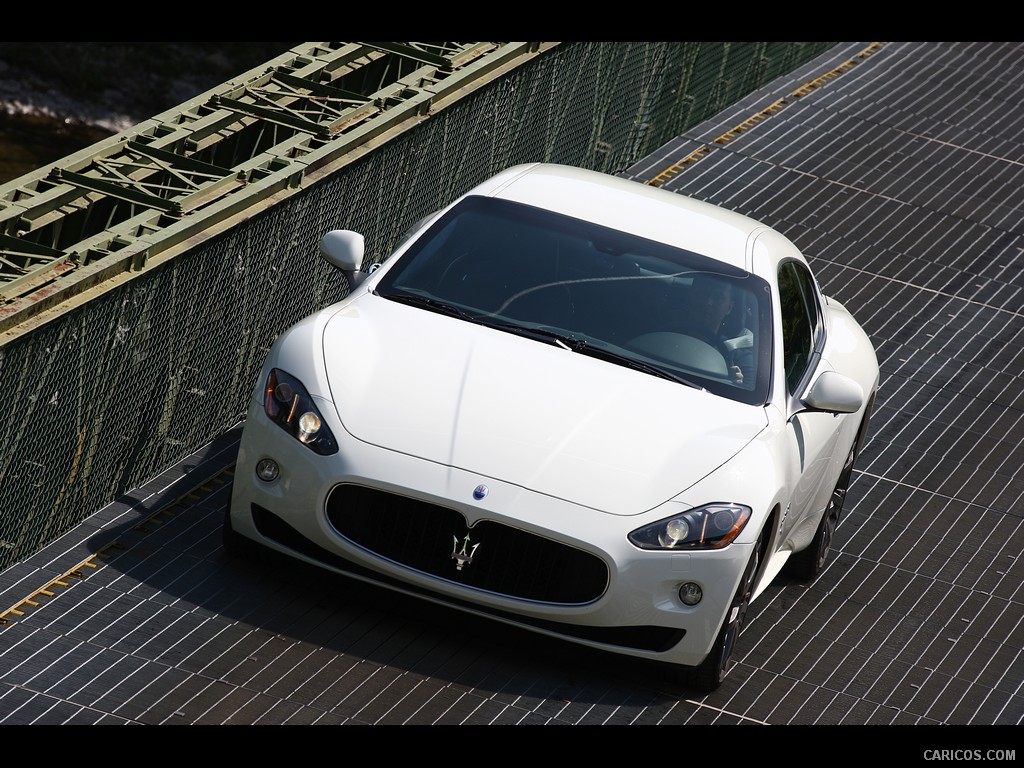 Maserati GranTurismo S (2009)  - Front Angle 