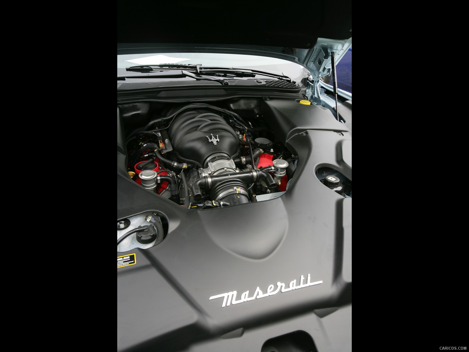 Maserati GranTurismo S Automatic (2010)  - Engine, #48 of 58