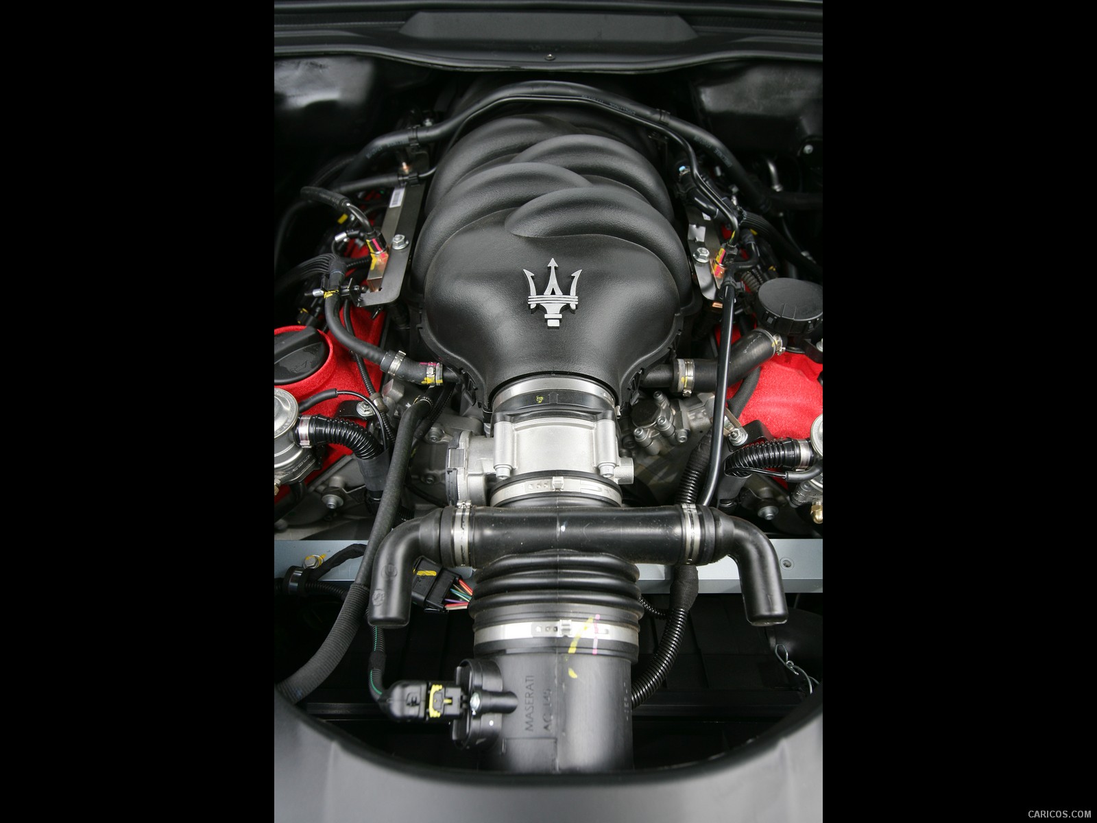 Maserati GranTurismo S Automatic (2010)  - Engine, #49 of 58