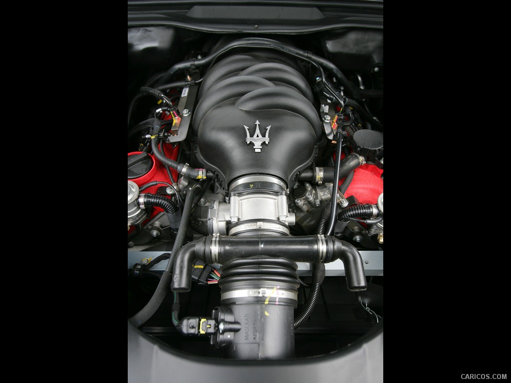 Maserati GranTurismo S Automatic (2010)  - Engine